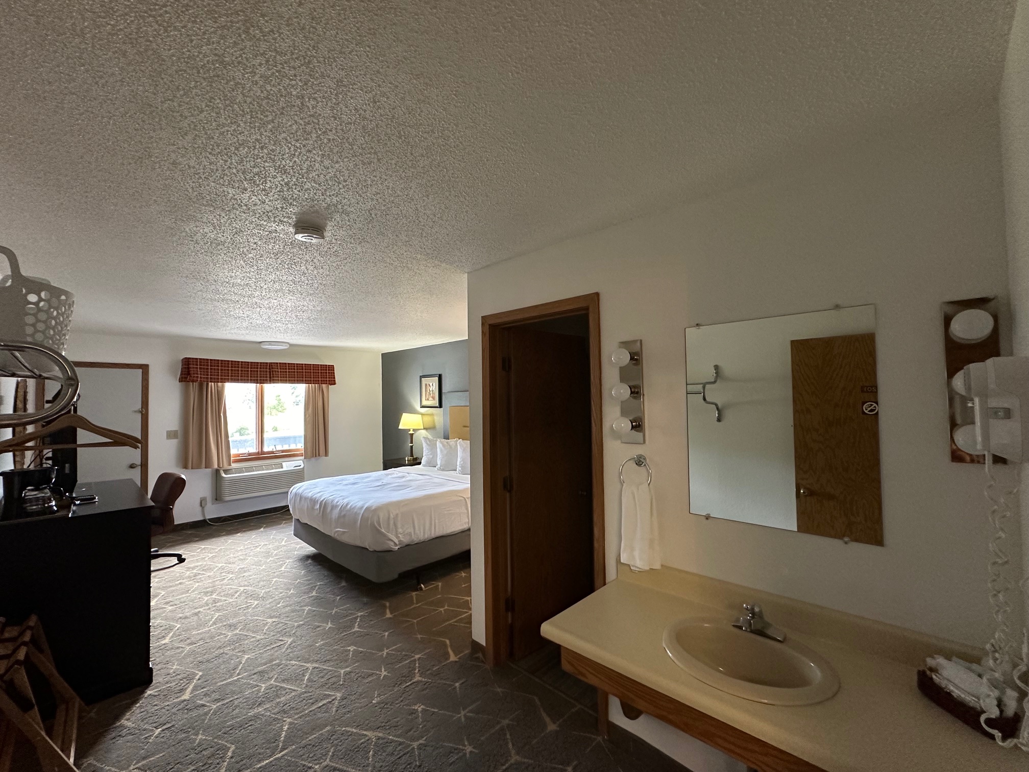 Nordic Lodge - King Bed Room